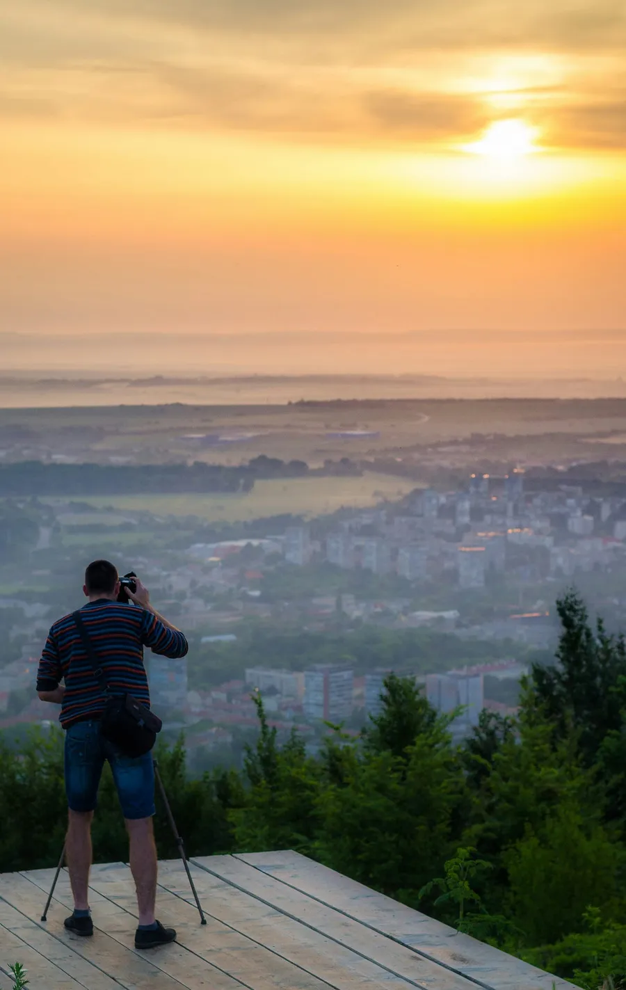 6 Best DSLR Camera for Outdoor Photography: (Guide & Reviews)