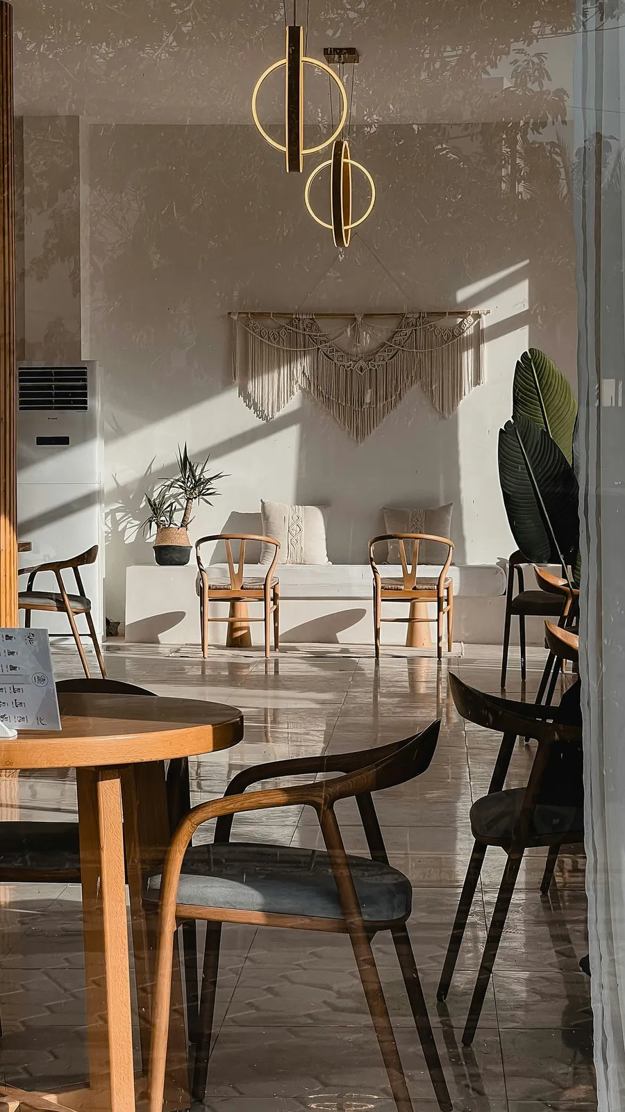 Best Lenses for Interior Photography